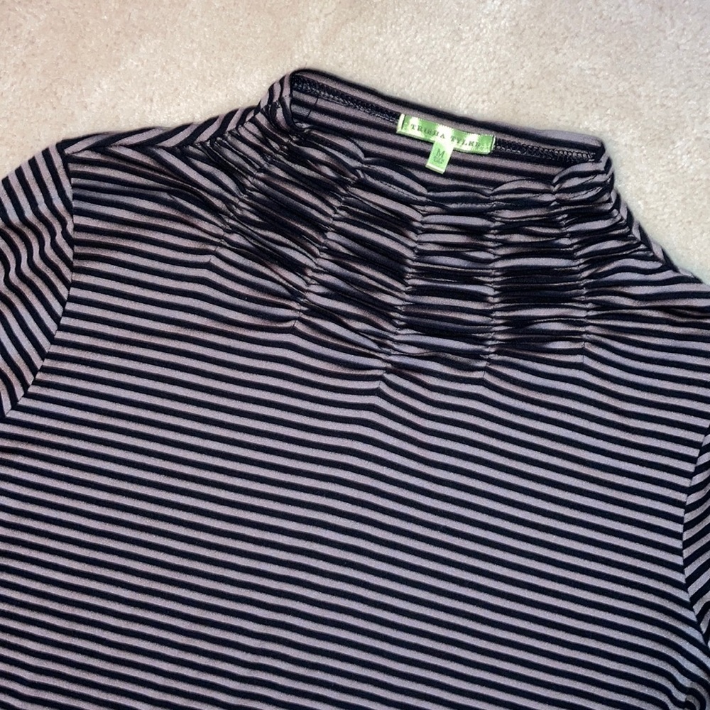 Shirt - Picture 2 of 4